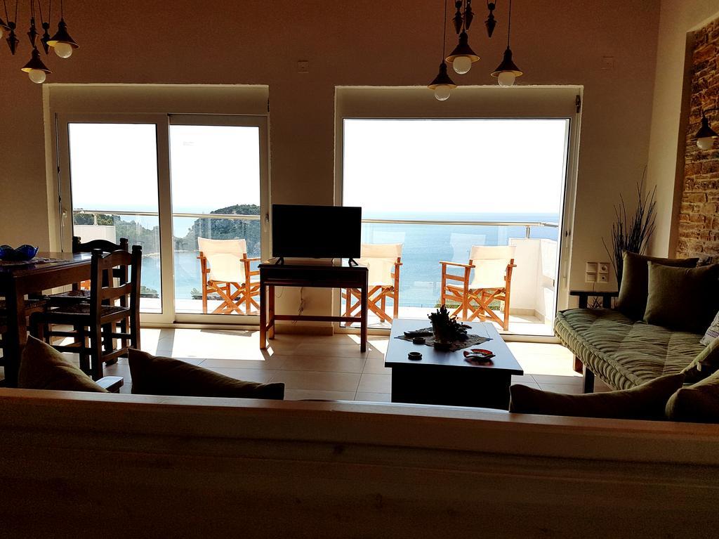Mando Beachfront Stafylos Exterior photo